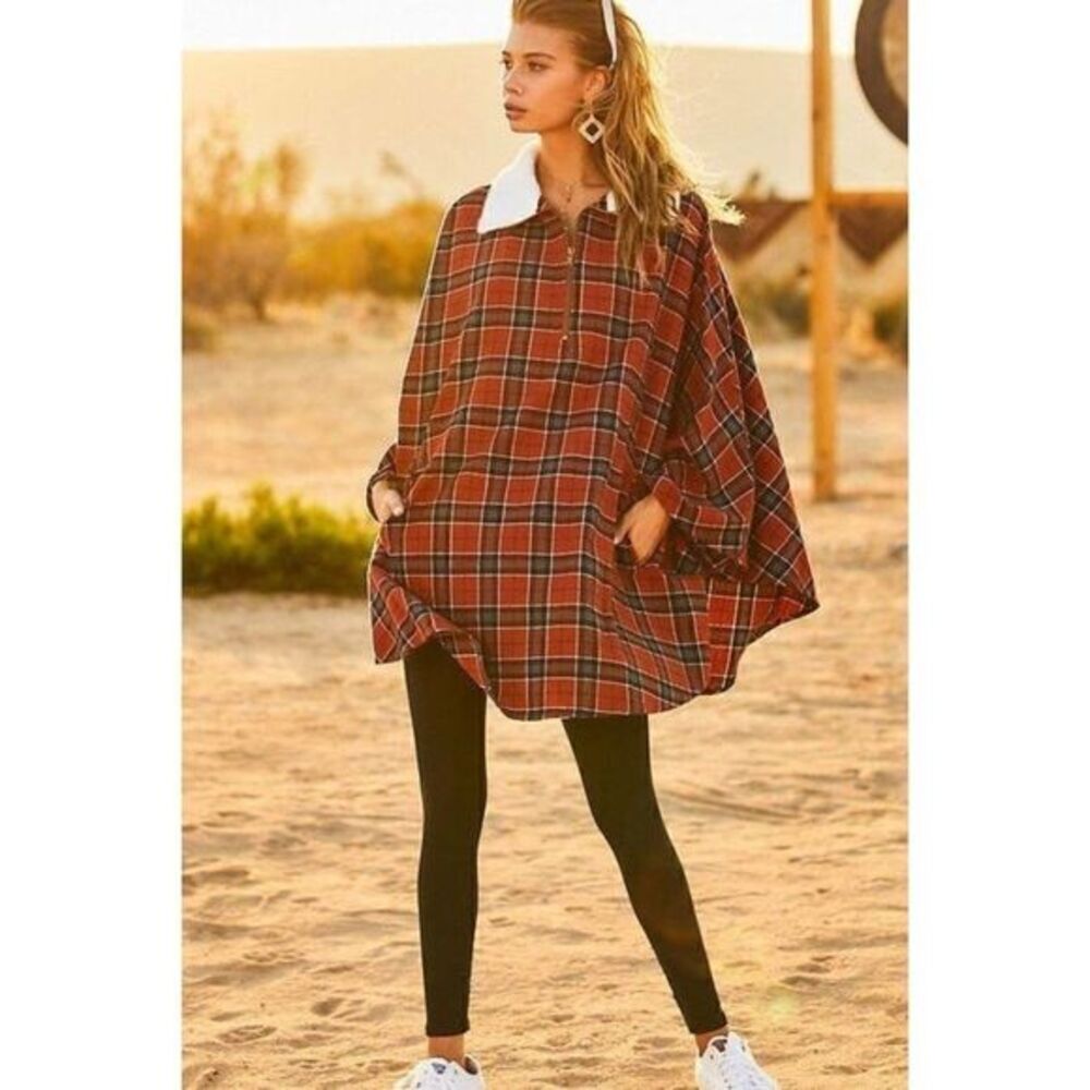 Plaid Small Women's Poncho‎ with White Faux Fur Collar Zip-Up Cape Coat